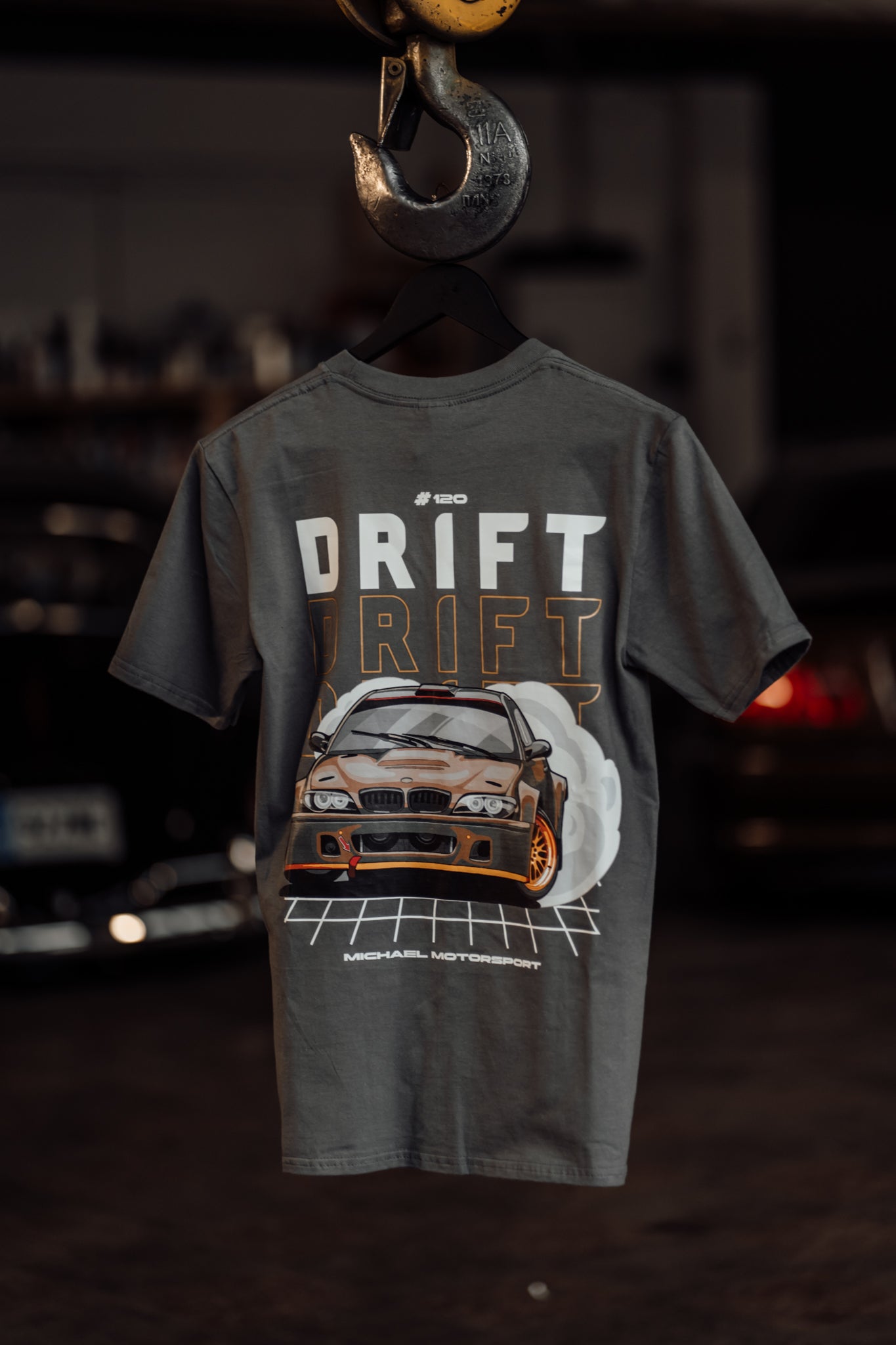 Michael Motorsport Driftiauto Disaniga T-Särk "DRIFT, DRIFT, DRIFT"